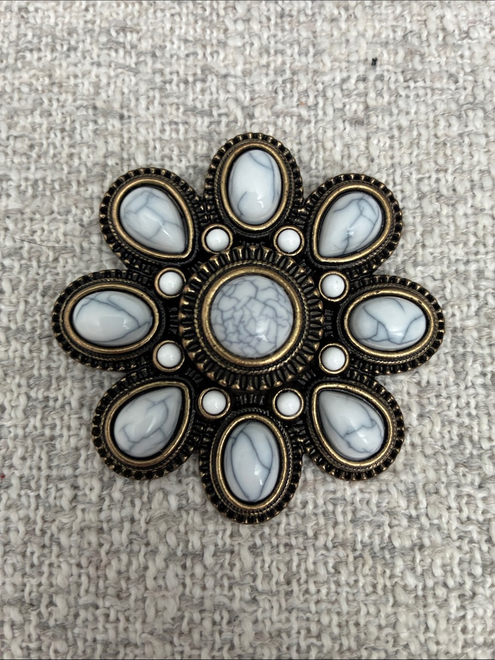 Premier Designs Magnetic Clasp Pendant